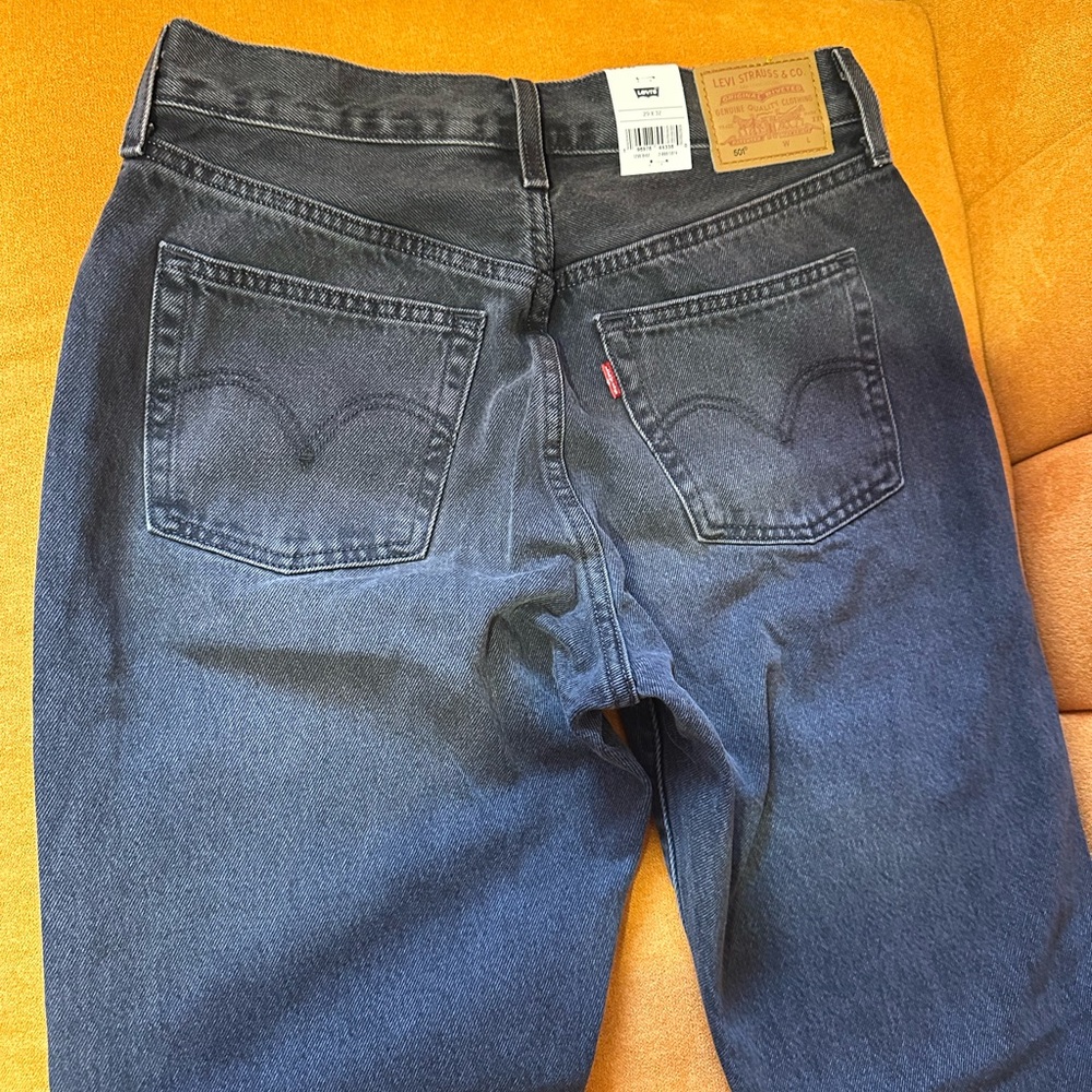 Levi's 501 black jeans, 100%cotton, a high rise, straight leg. Size 29x32, new